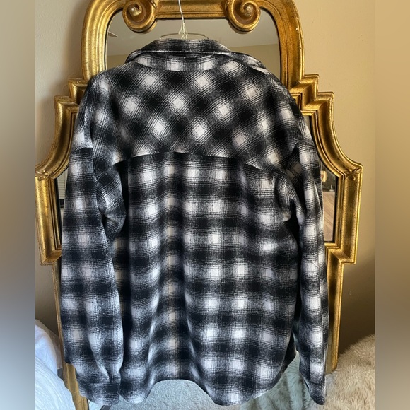 Thread & Supply Shacket - Picture 4 of 5